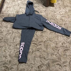 Adidas Gray and Pink Sweatsuit
Zipped hoodie size XL
Tights size Med